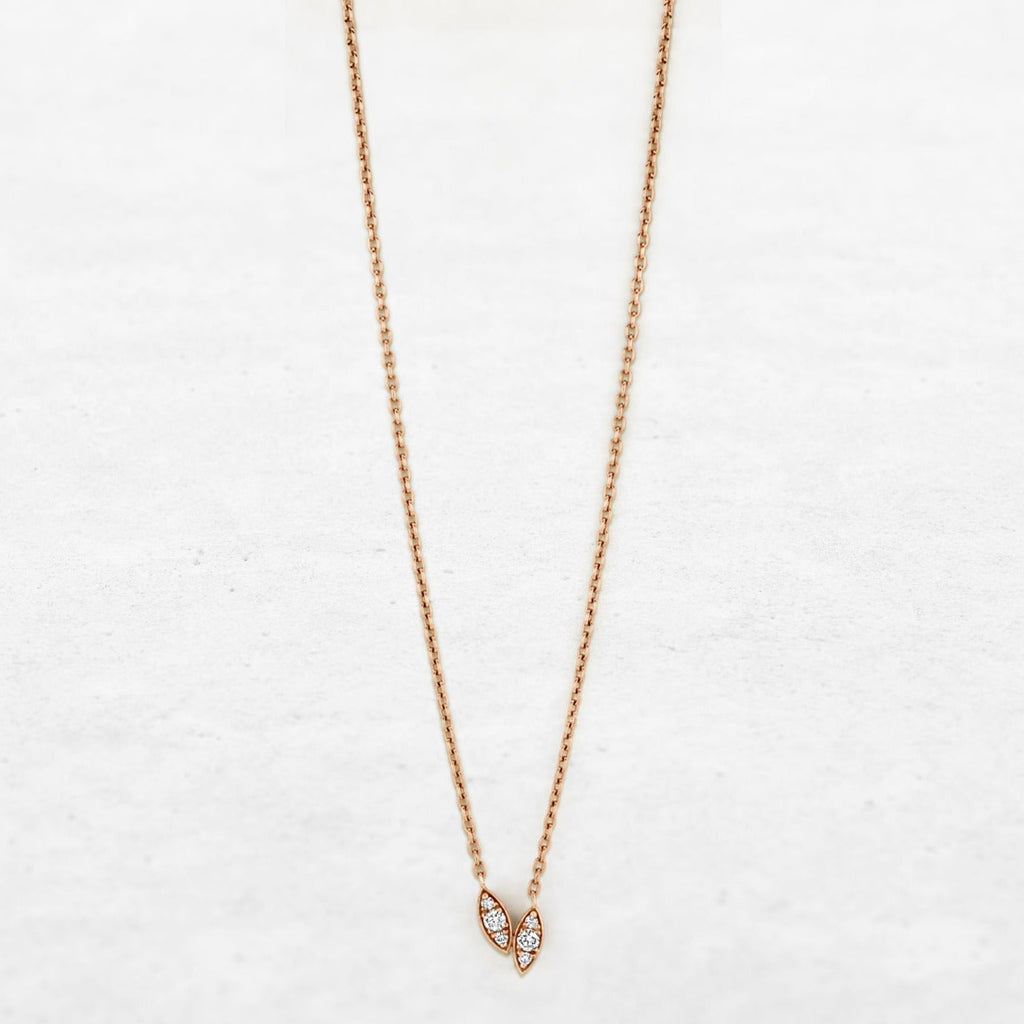 O! Jewelry Leaf Necklace | OP-8082 – made in Antwerp with 18k gold and ethically sourced diamonds.